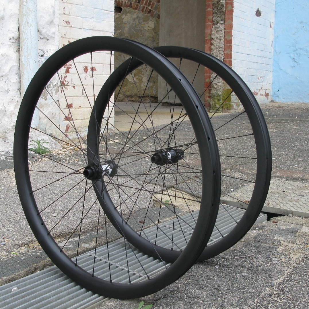 dt swiss carbon mtb wheels
